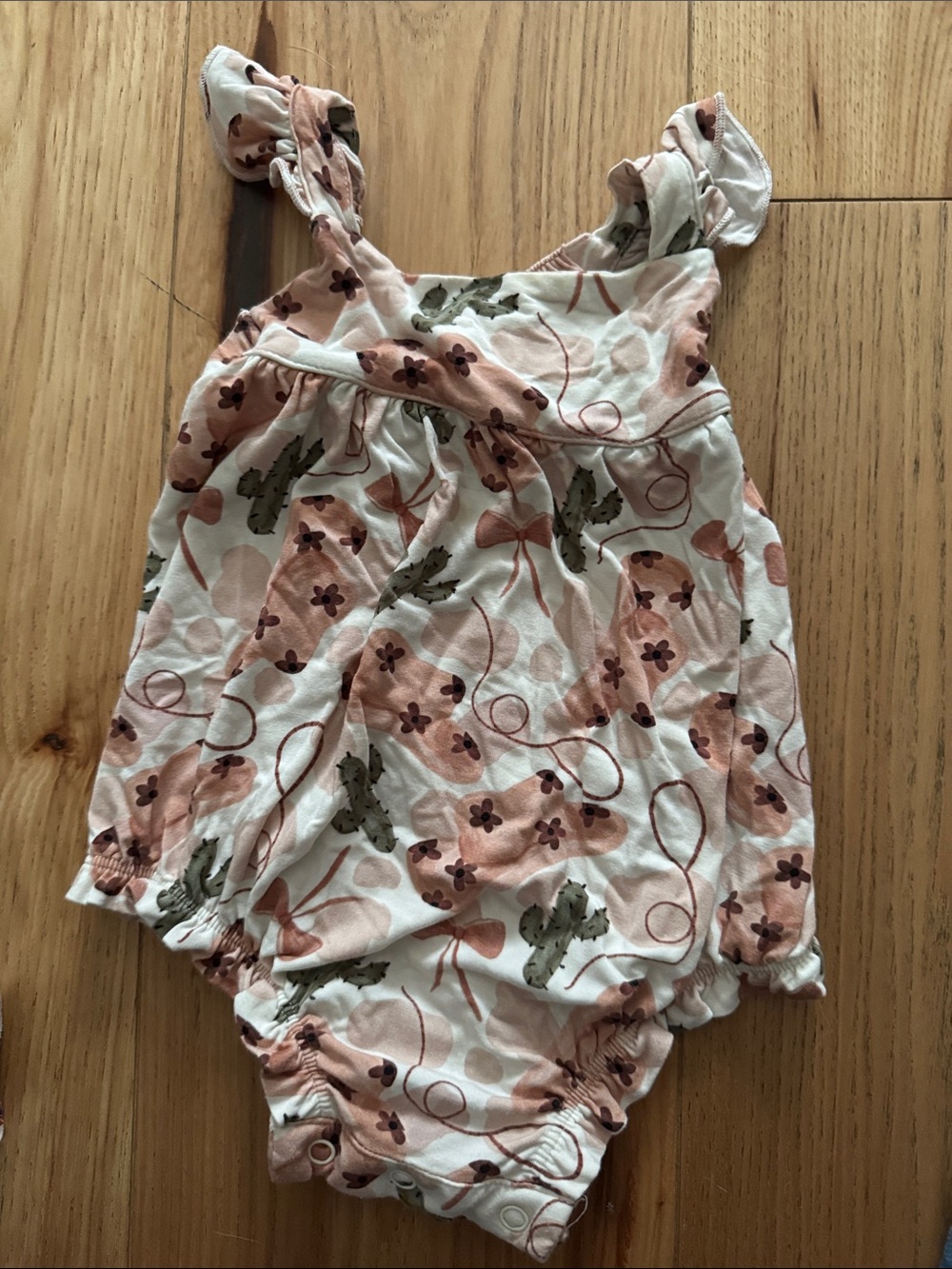House Of Henry size 6-12 Baby Girls Pink Floral One-Piece Romper